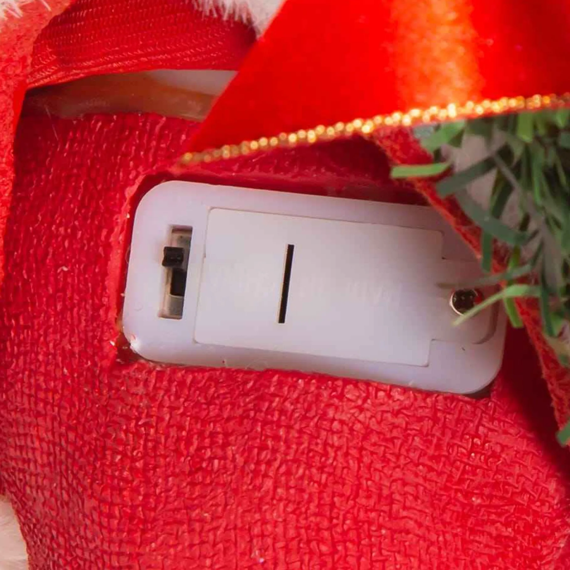 Kurt Adler Tabletop Items* 10.5-Inch Fabriche™ Coca-Cola® Battery Operated Santa With Lighted Wreath