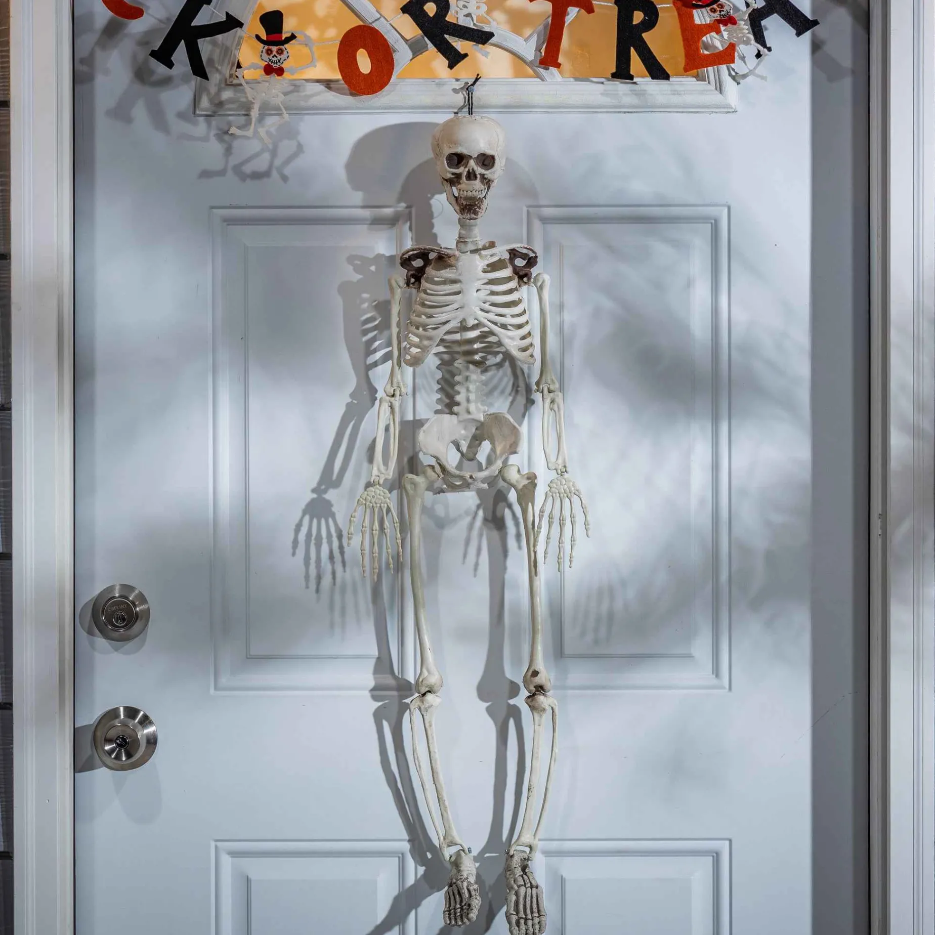 Gerson International Lawn & Outdoor Decor*Set Of 2 Spooky Hanging Skeletons, Creepy Halloween Decor