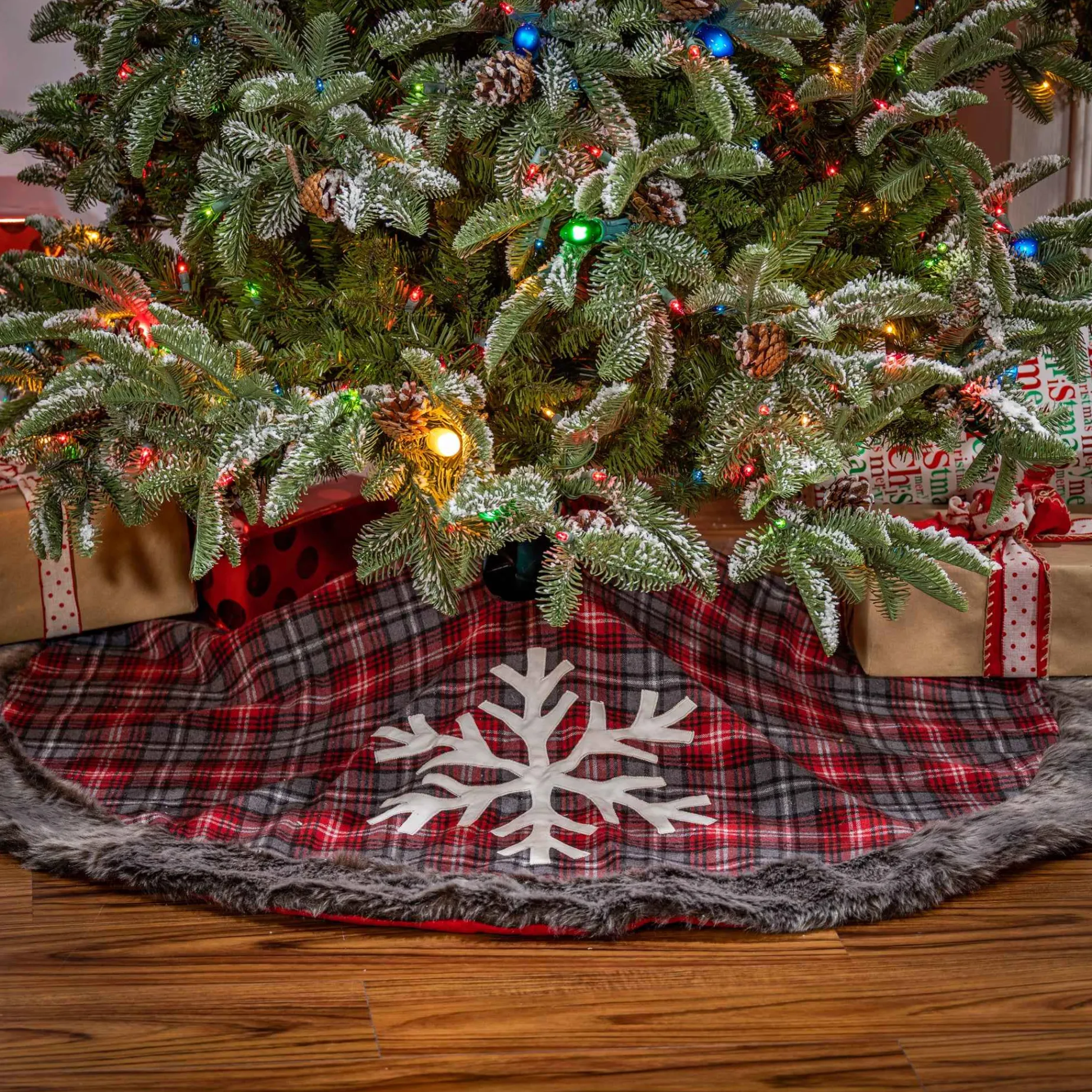 Gerson International Tree Skirts*Snowflake Christmas Holiday Tree Skirt, Faux Fur Buffalo Plaid