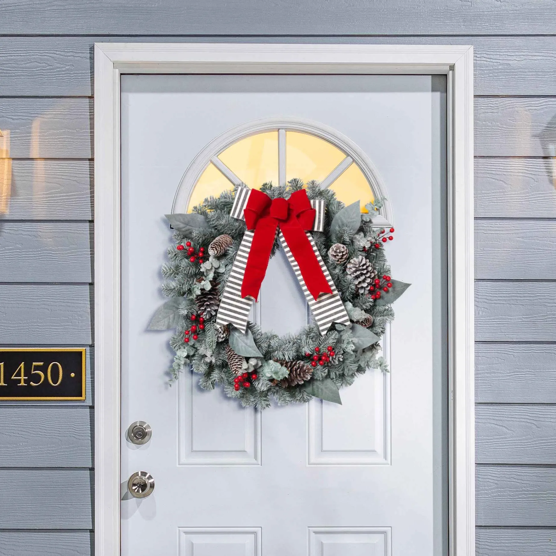 Gerson International Lawn And Outdoor Decor*Snowy Pine Christmas Wreath With Red Berries, Pinecones, Bow